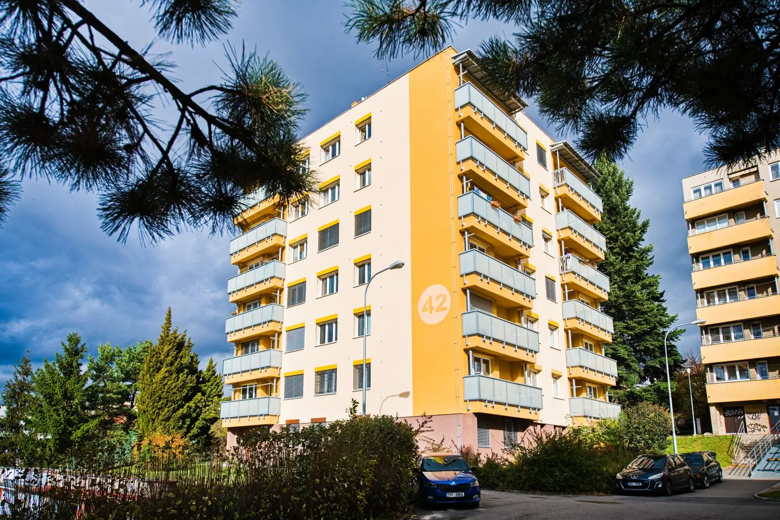 revitalizovaný bytový dům po zateplení